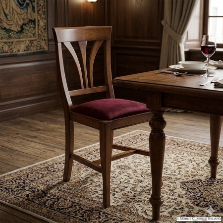 Sedia classica imbottita in legno