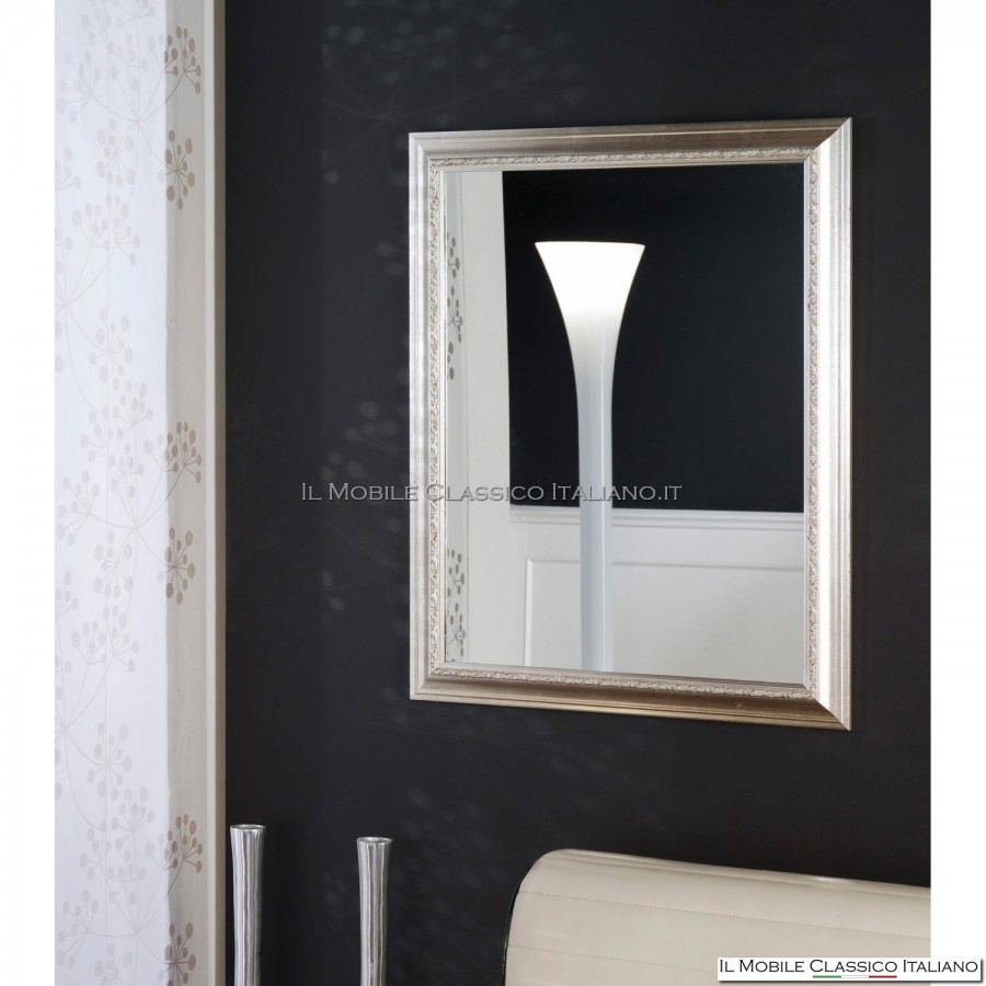 miroir avec cadre argenté miroir avec cadre argenté