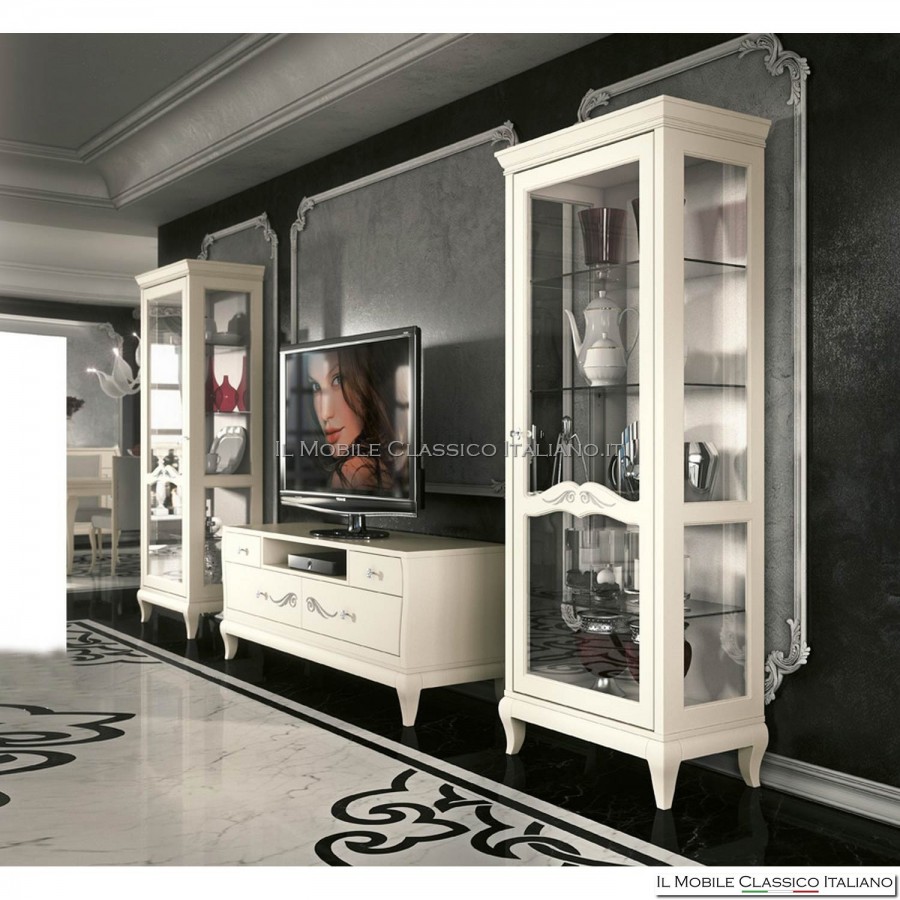 Klassischer Fernsehschrank