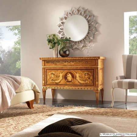 Cajonera con incrustaciones