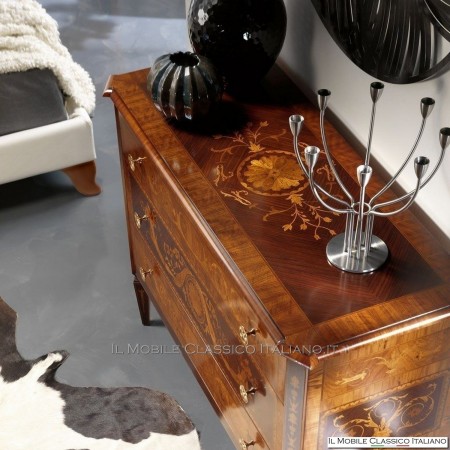 Cajonera con incrustaciones de Maggiolini - El mueble clásico italiano