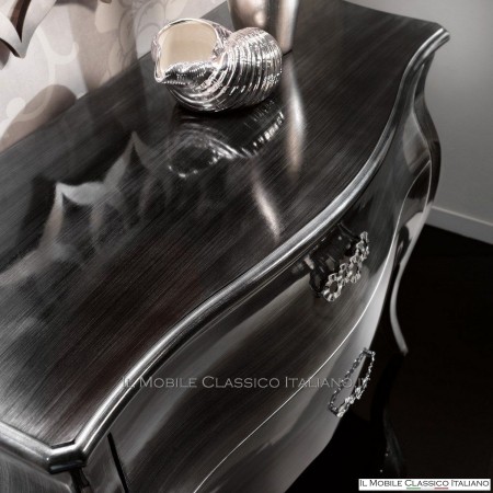 Cajonera antigua redondeada