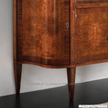 Credenzina sagomata in Radica