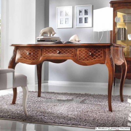 escritorio con tapa de cuero