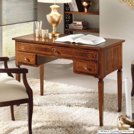 Scrittoio Maggiolini con intarsio cod. 562