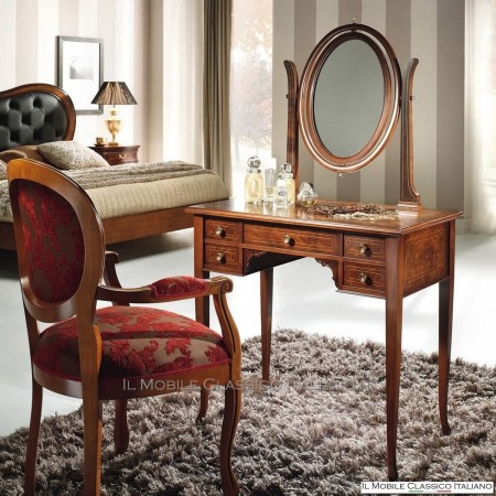 Escritorio con espejo