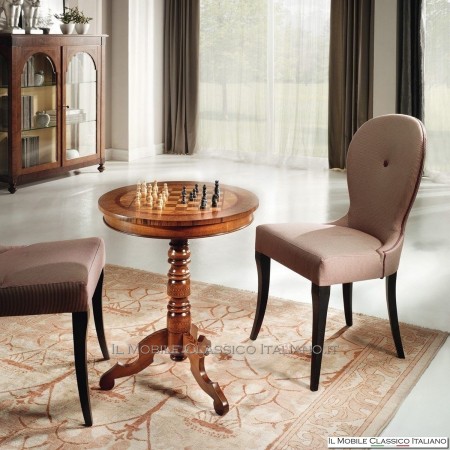 Round coffee table with lady cod. 530