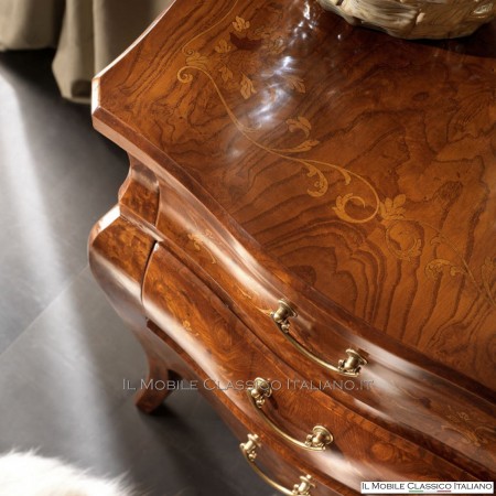 Table de chevet napolitaine