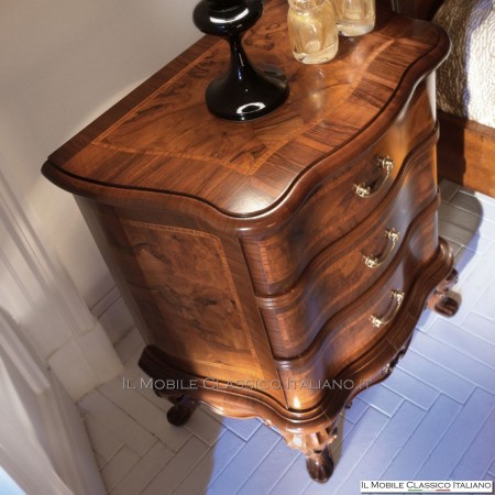 Chest of drawers in walnut briar