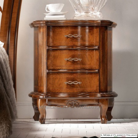 Commode en plume de noyer