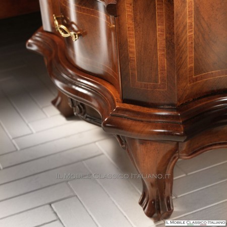 Chest of drawers in walnut feather