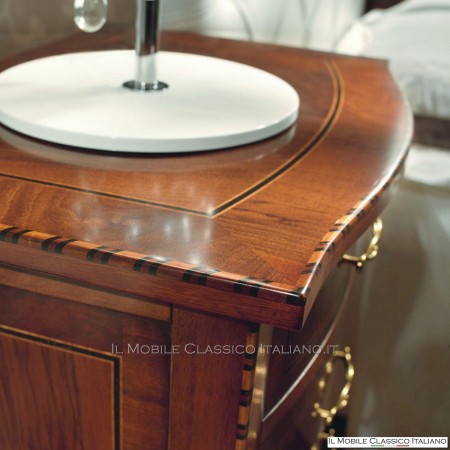 Nachttische mit Walnuss-Intarsien