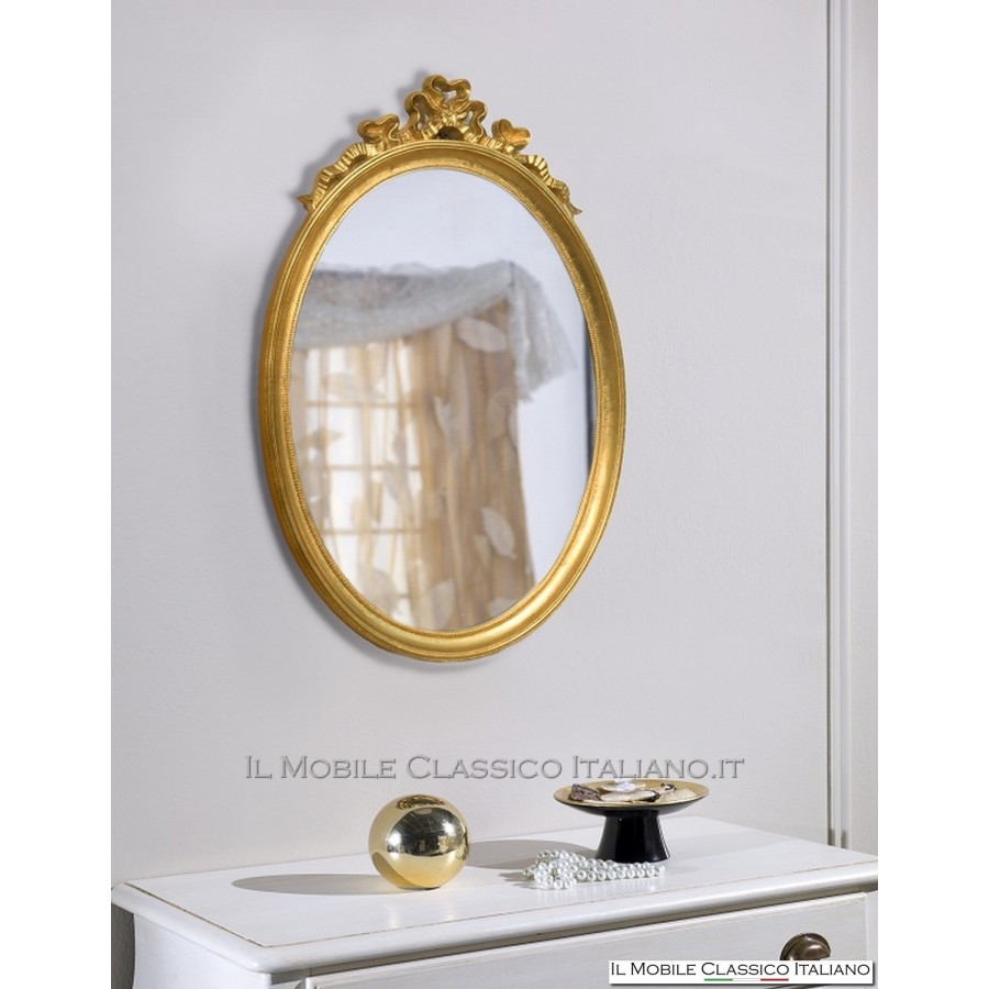 Baroque oval mirror with molding