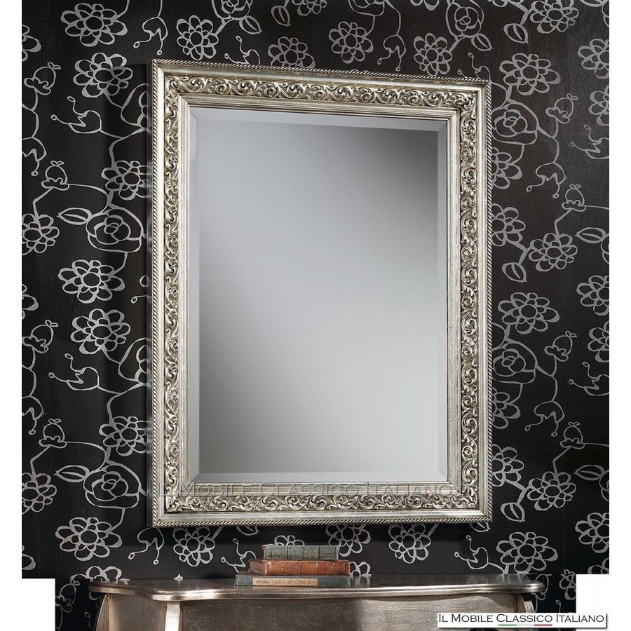 Espejo de madera clásico