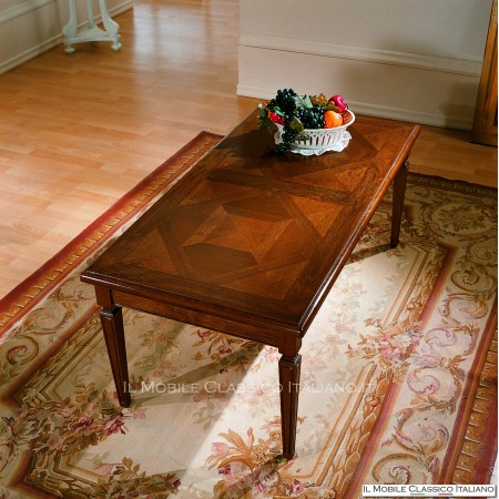 mesa de centro con incrustaciones