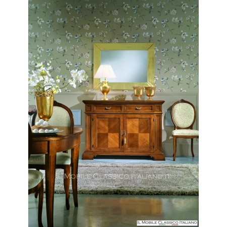 Klassisches Sideboard