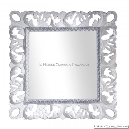 Barocker Wandspiegel in verschiedenen Ausführungen