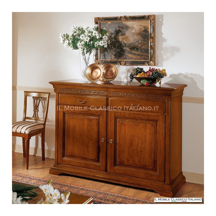 Klassisches Massivholz-Sideboard für das Wohnzimmer