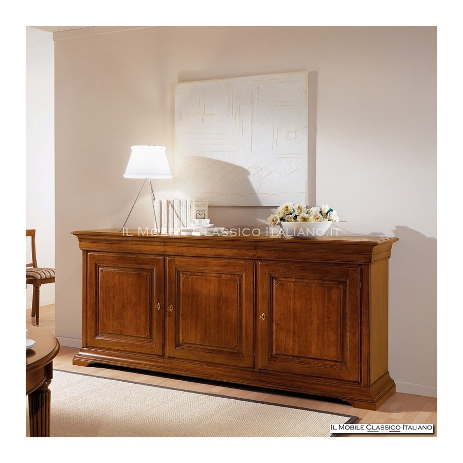 Aparador clásico de madera maciza con tres puertas, versión lisa Aparador clásico de madera maciza con tres puertas, versión lisa