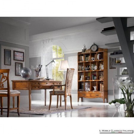 Bücherregal aus Holz