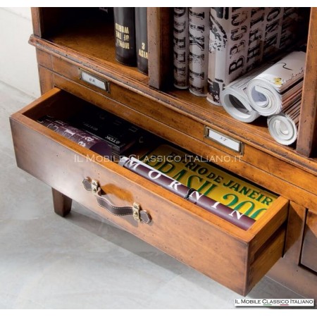 hohes Bücherregal mit 2 Schubladen