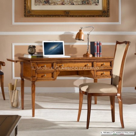 Scrivania classica in legno con tiretti laterali