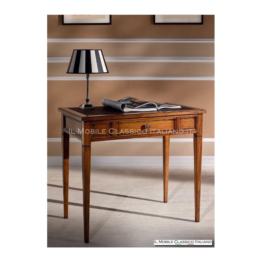 Bureau en bois classique avec un tiroir