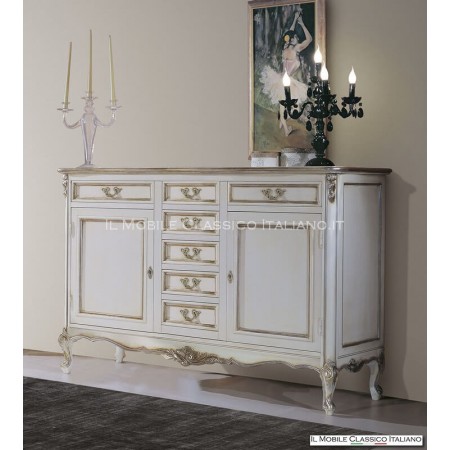 Großes Sideboard im provenzalischen Stil mit Schnitzereien