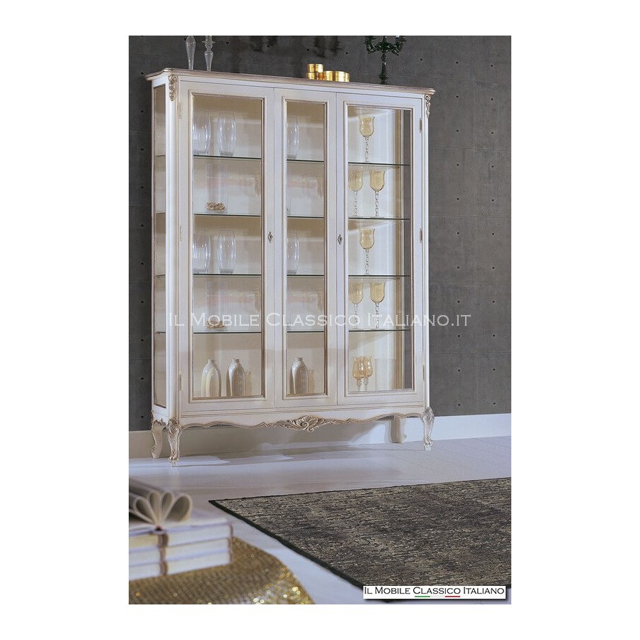 Hohe Vitrine im provenzalischen Stil mit Schnitzereien