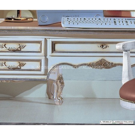 Bureau 700 de style provençal avec sculptures