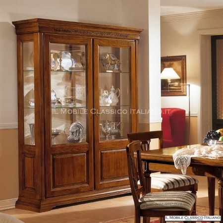 Klassische 2-türige Vitrine mit Schnitzerei