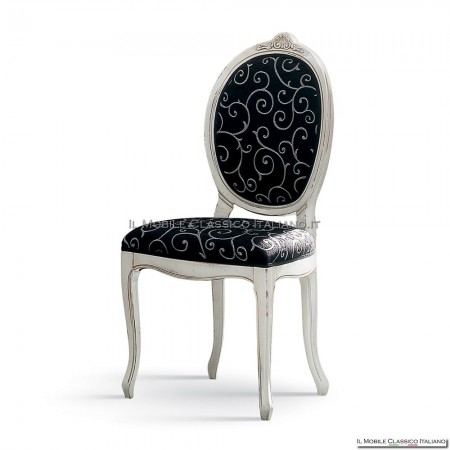 Klassischer Holzstuhl