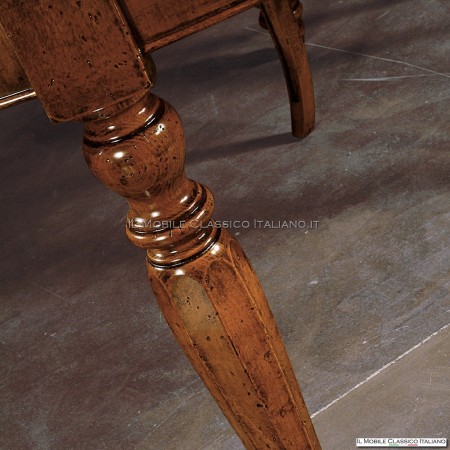 Runder ausziehbarer Esstisch