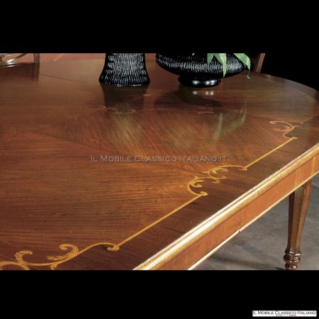 Runder ausziehbarer Esstisch