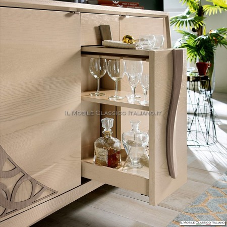 Credenza moderna in frassino con traforo