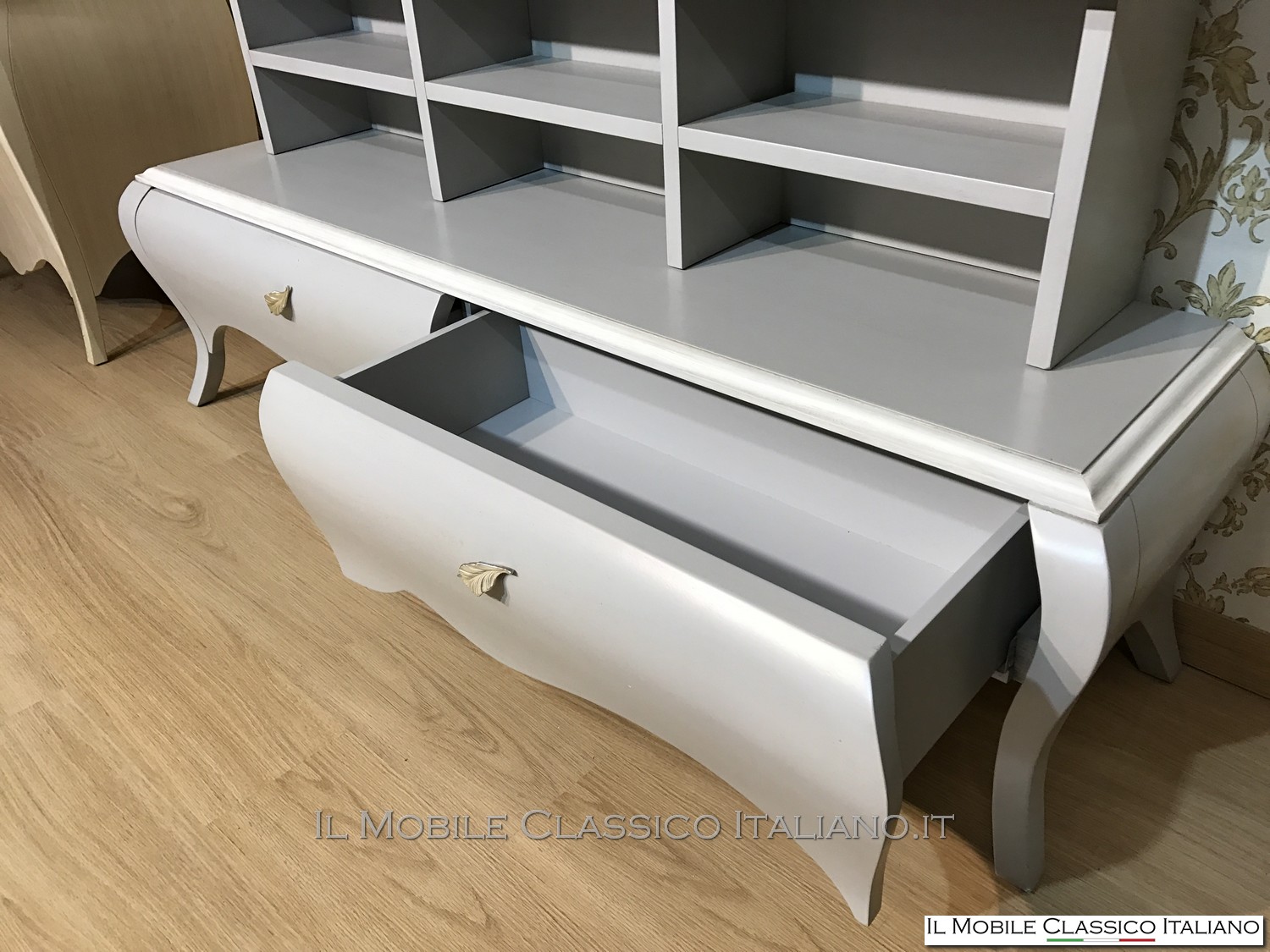 sala da pranzo classica, porta tv