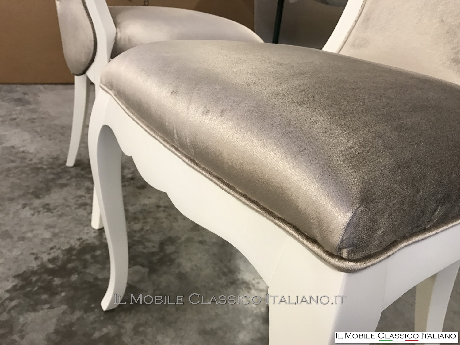 sala da pranzo classica, sedie