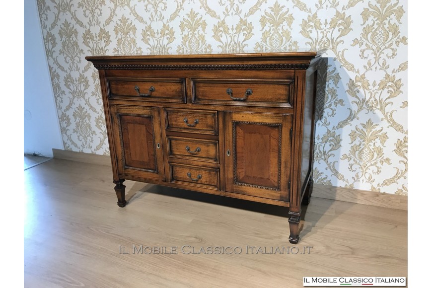 La credenza personalizzabile - La credenza classica rifinita