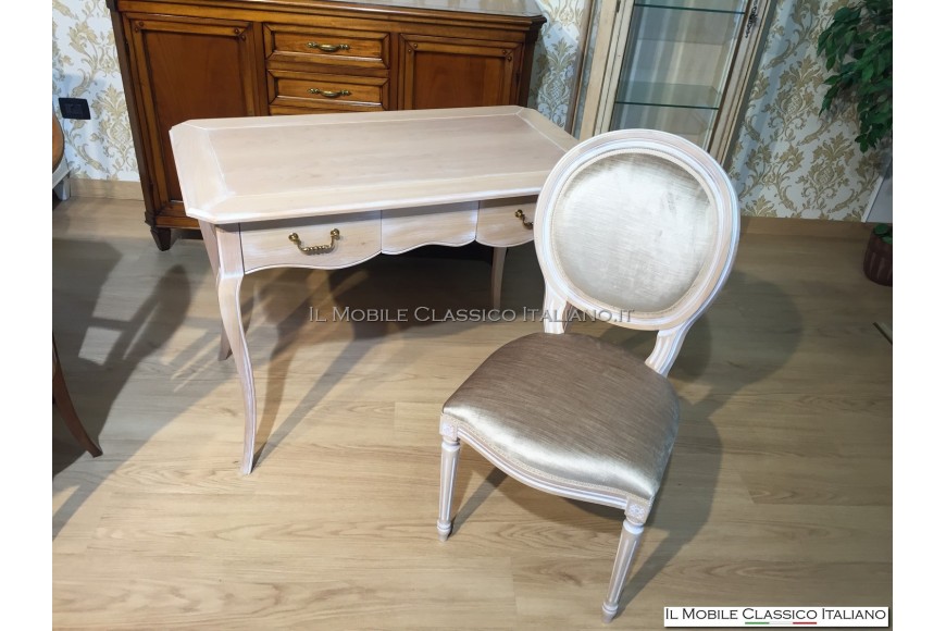 Scrivania e sedia personalizzate